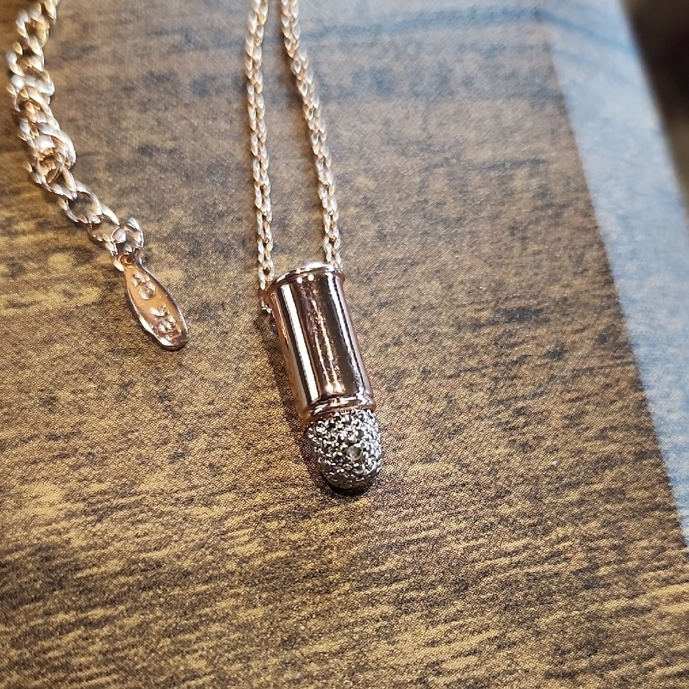 Elegant Gold and Silver Pendant Necklace #1 - Picture 1 of 1